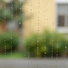 Donnerstag: Tropfen am Fenster