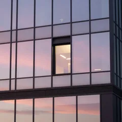 Erstes Licht im Büro